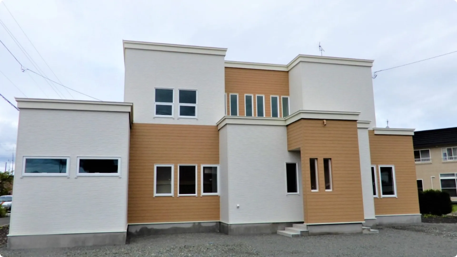 Exterior of a model house by Hokuryo